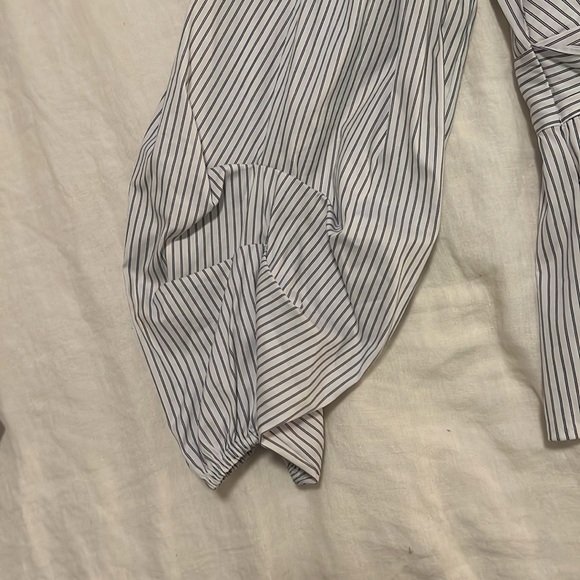 Express off the shoulder blouse - Picture 4 of 4